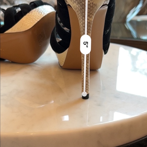 Ellie tahari platform heels - Picture 8 of 8